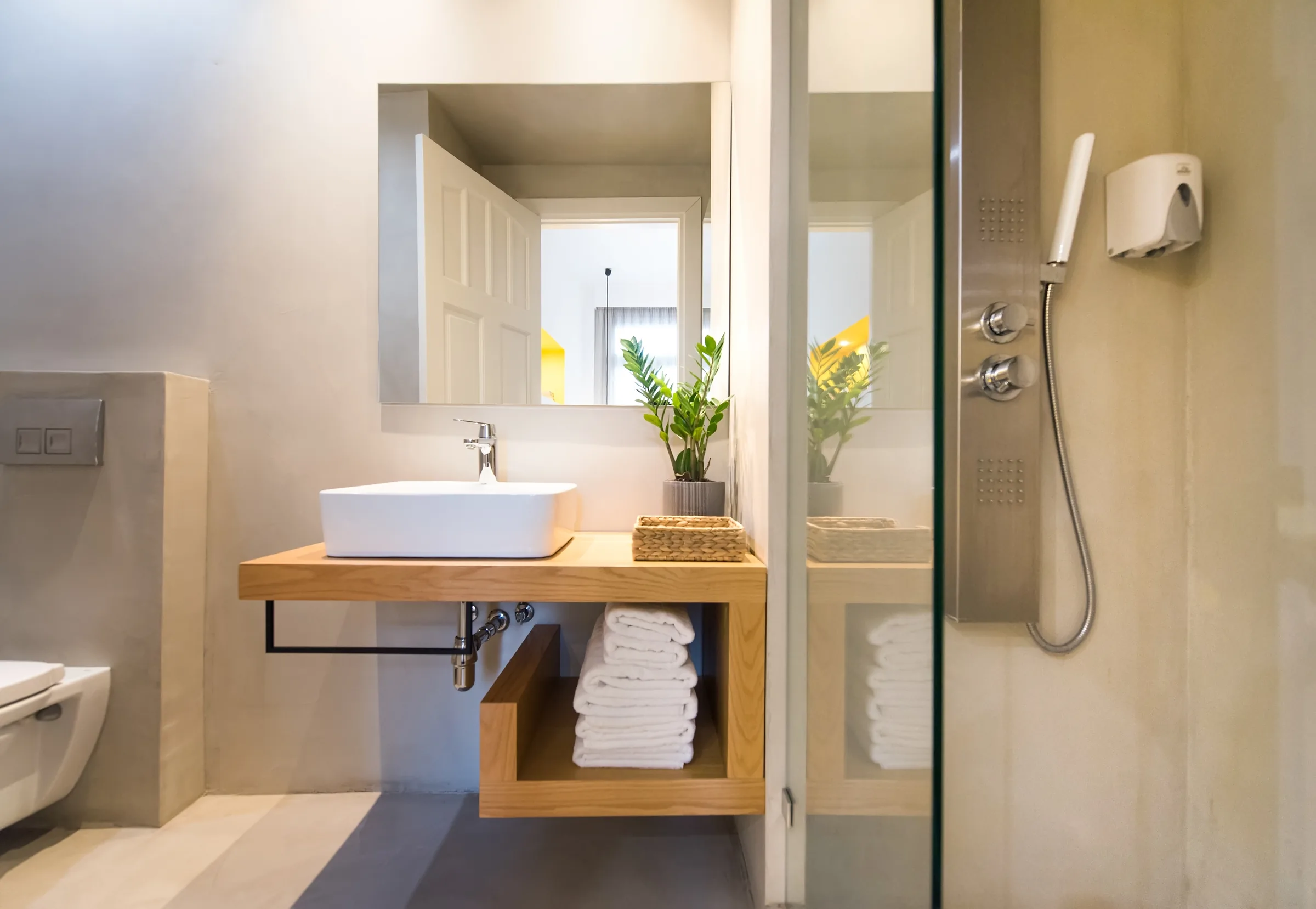 Standard Double or Twin with Balcony bathroom
